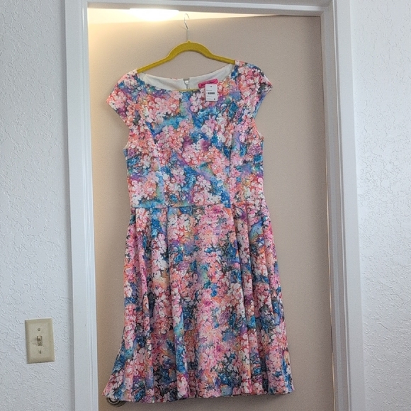 Betsey Johnson Dresses & Skirts - Betsy Johnson NEW Floral Multicolor Dress
